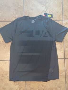 Under Armour Men’s Black Athletic Short Sleeve Performance Tee